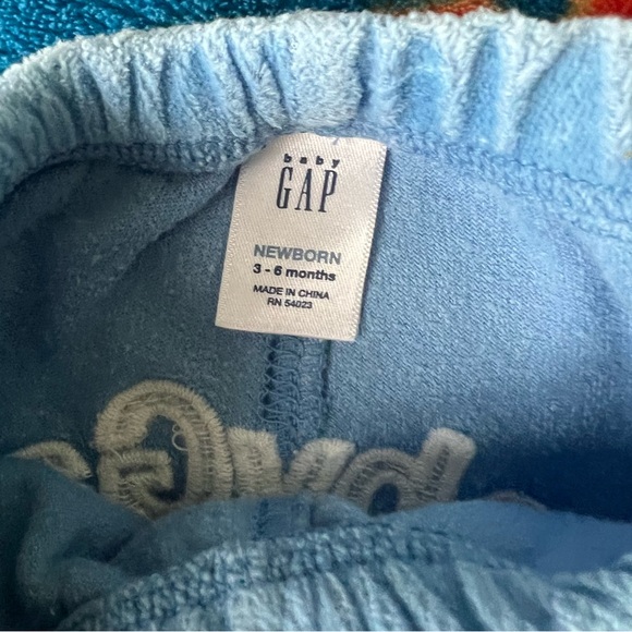 Gap Baby & Calvin Klein Baby Boy joggers and onesie - Picture 4 of 7